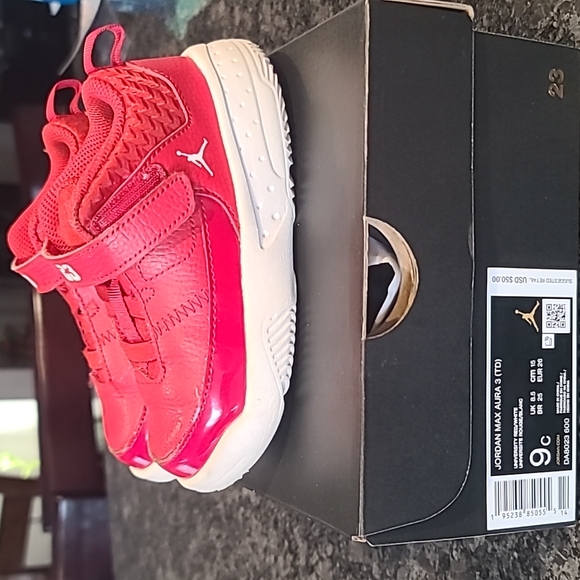 Shoes - Picture 2 of 4